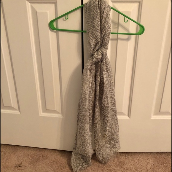 Calvin Klein Accessories - 🧣Calvin Klein Scarf 🧣